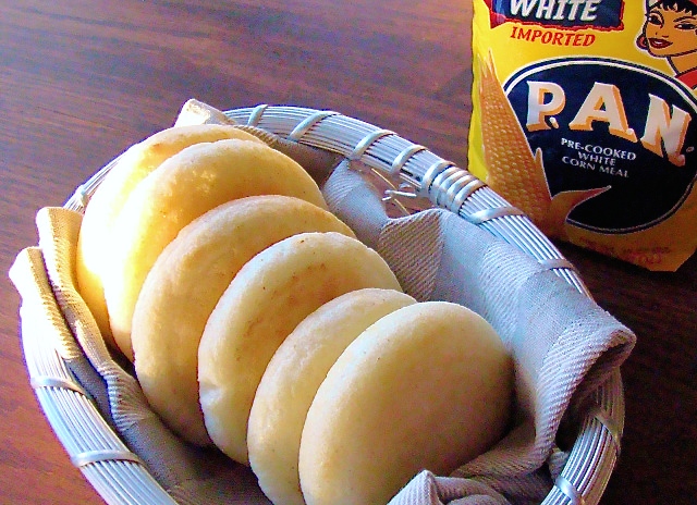 traditional venezuelan food arepa