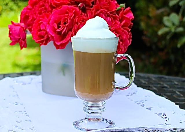 https://enrilemoine.com/wp-content/uploads/2011/05/Homemade-Cappuccino-Capuchino-SAVOIR-FAIRE-by-enrilemoine-1.jpg