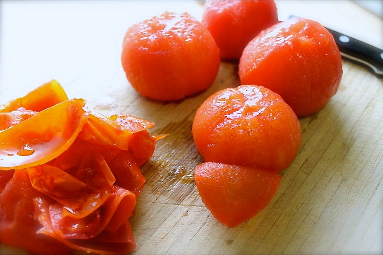 Cómo pelar tomates - SAVOIR FAIRE by enrilemoine tomates pelados, cómo pelar tomates