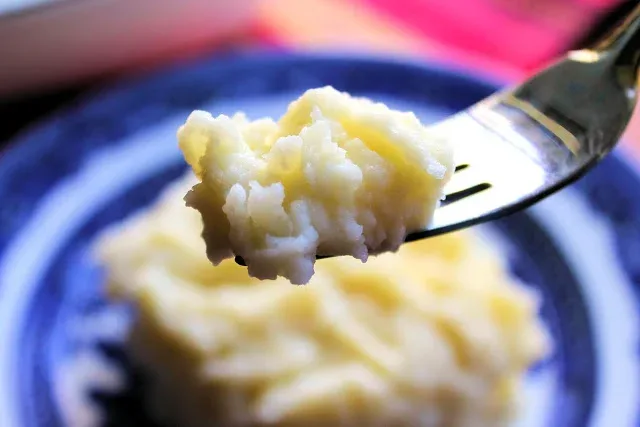 puré de papas con crema de ajos