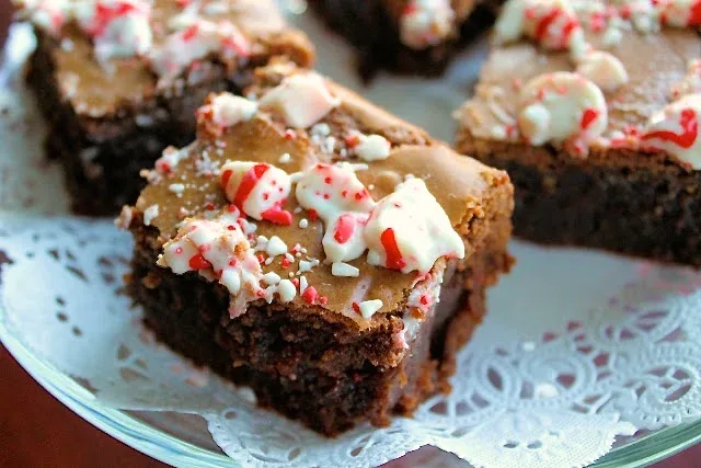 Brownies de menta - SAVOIR FAIRE by enrilemoine Brownies de menta - SAVOIR FAIRE by enrilemoine
