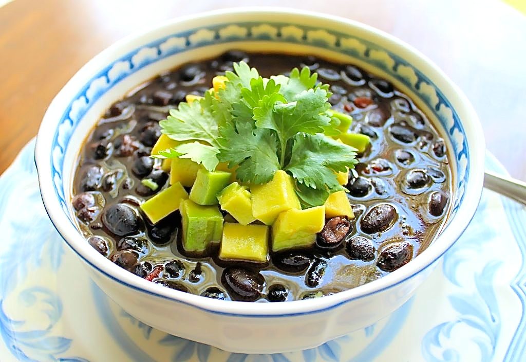 Sopa de frijoles negros - Enri Lemoine