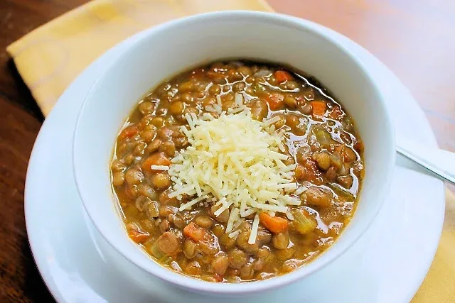 Sopa de lentejas italiana - SAVOIR FAIRE by enrilemoine Sopa de lentejas italiana - SAVOIR FAIRE by enrilemoine