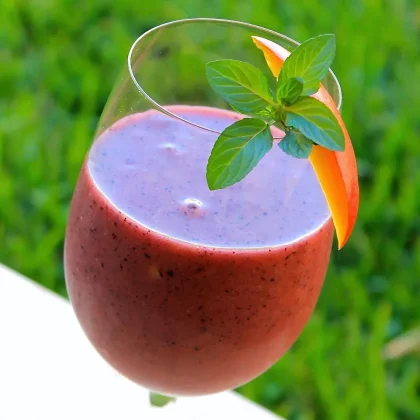 batido de mango y arándanos