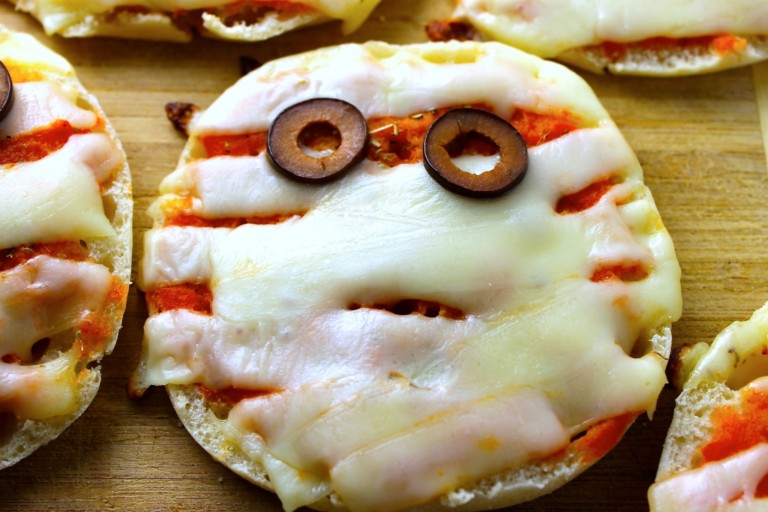 mummy mini pizzas
