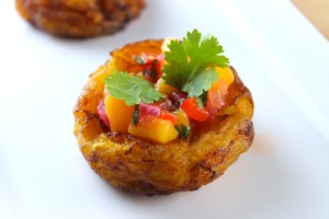 Cestitas de plátano con salsa de mango - SAVOIR FAIRE by enrilemoine