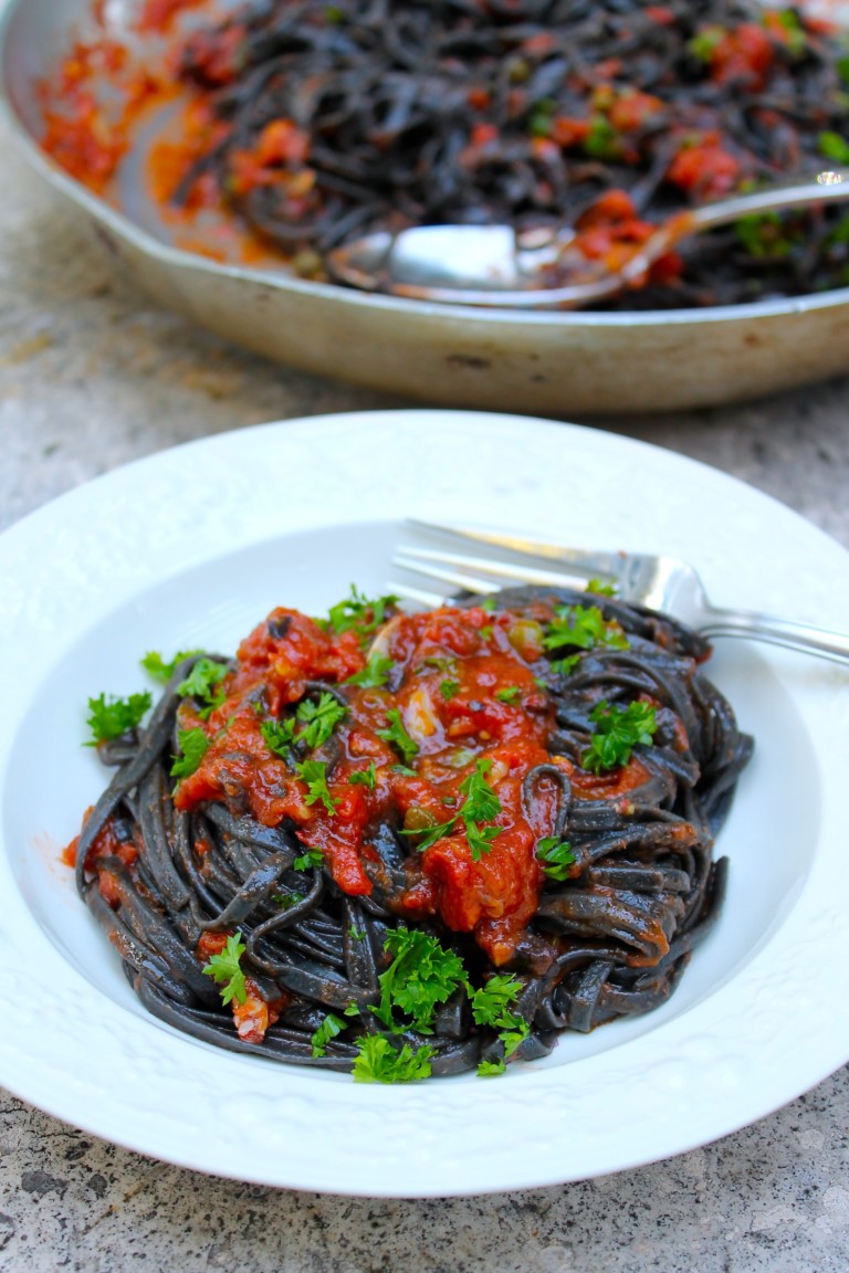 Black Linguini alla puttanesca - SAVOIR FAIRE by enrilemoine