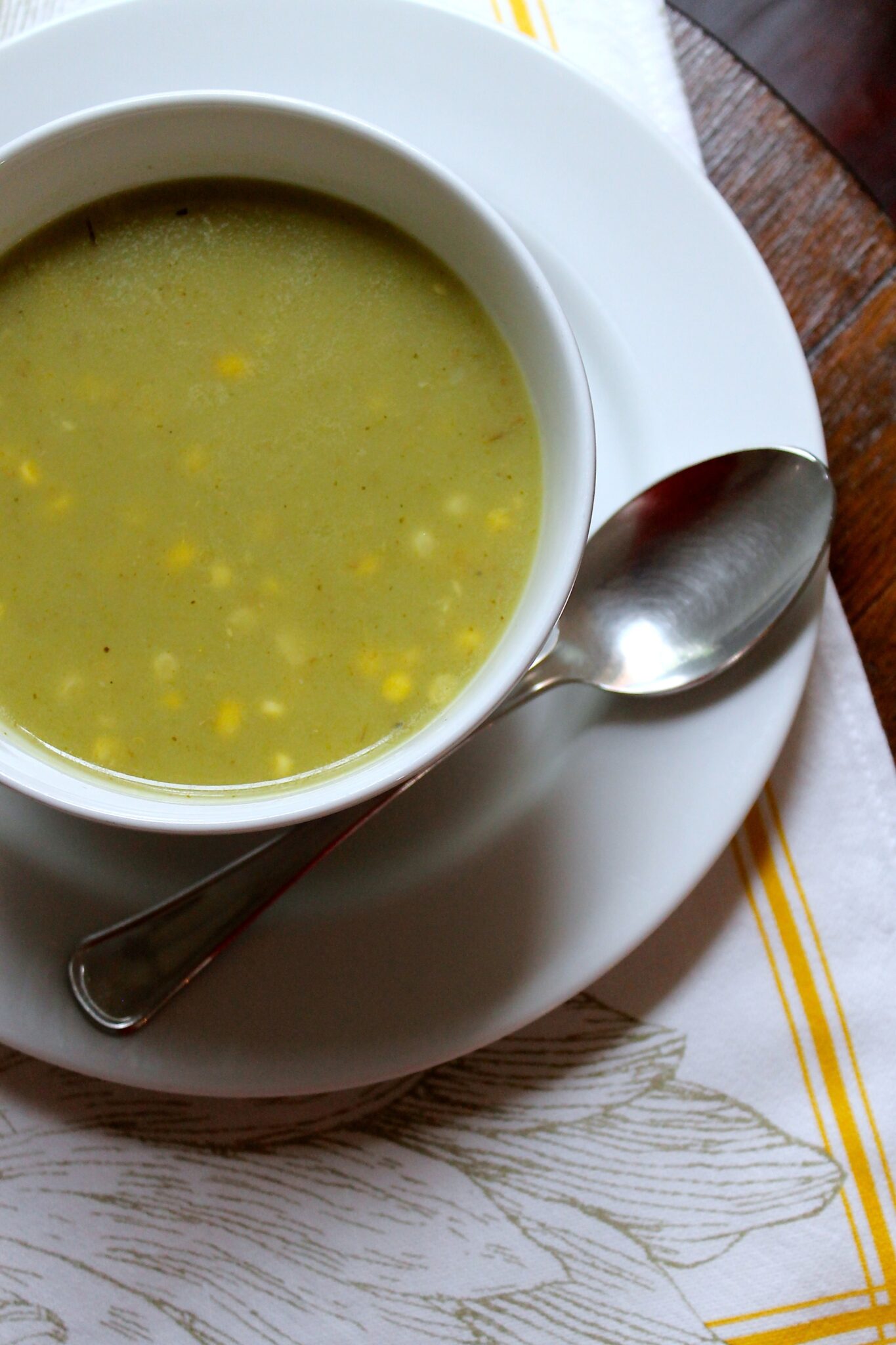 Crema de chiles poblanos con maíz Enri Lemoine