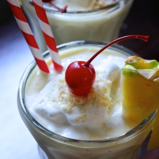 Smoothie con sabor a piña colada