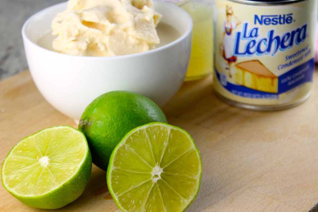 ingredientes para espuma de lima. leche condensada