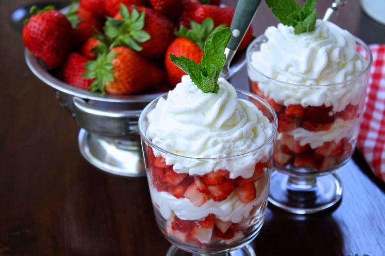fresas con espuma de queso de cabra