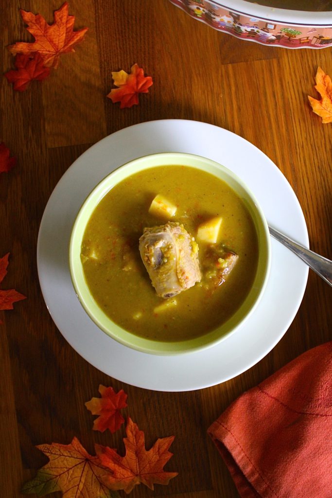 Sopa de arvejas con costillitas de cerdo - SAVOIR FAIRE by enrilemoine