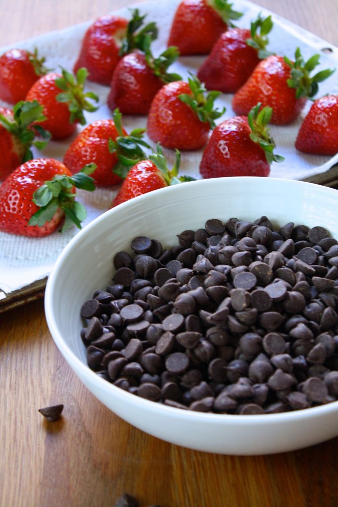 chocolate covered strawberries #byenrilemoine