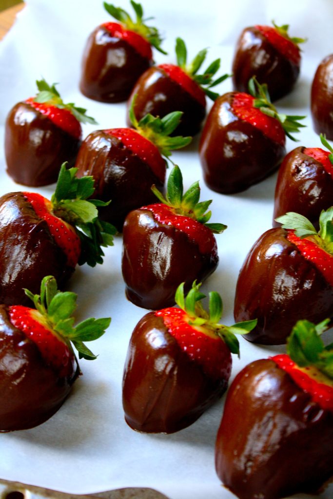 Chocolate covered strawberries #byenrilemoine