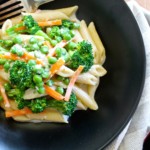 pasta primavera con crema de anchoas