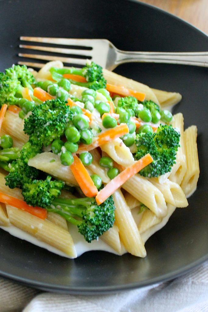 Pasta primavera con crema de anchoas by enrilemoine