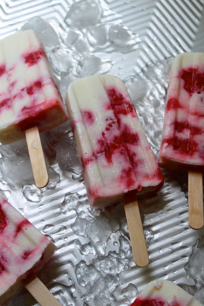 Helados de yogurt y lima con frambuesas - Enri Lemoine