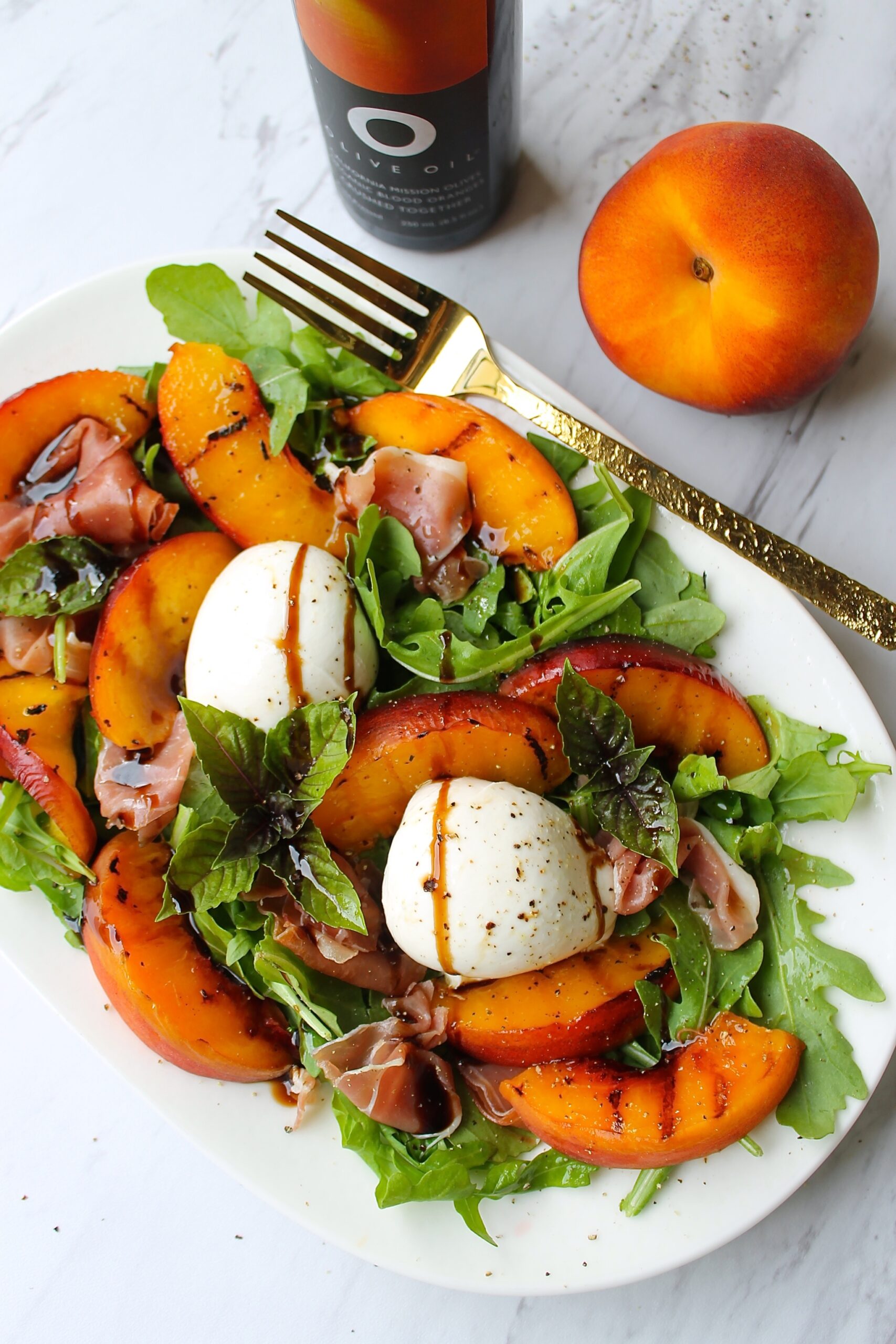 Burrata von melocotones al grill