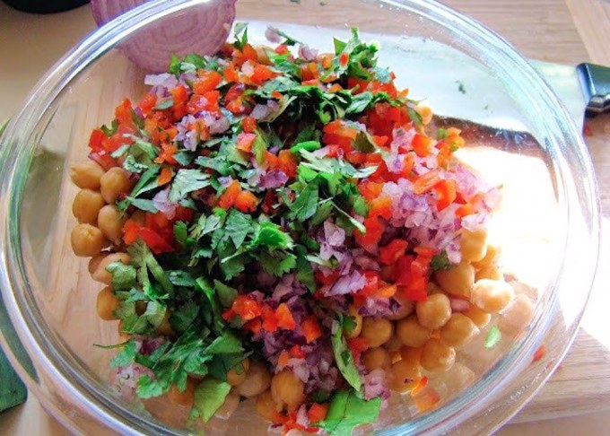 ingredientes para hacer ensalada con garbanzos