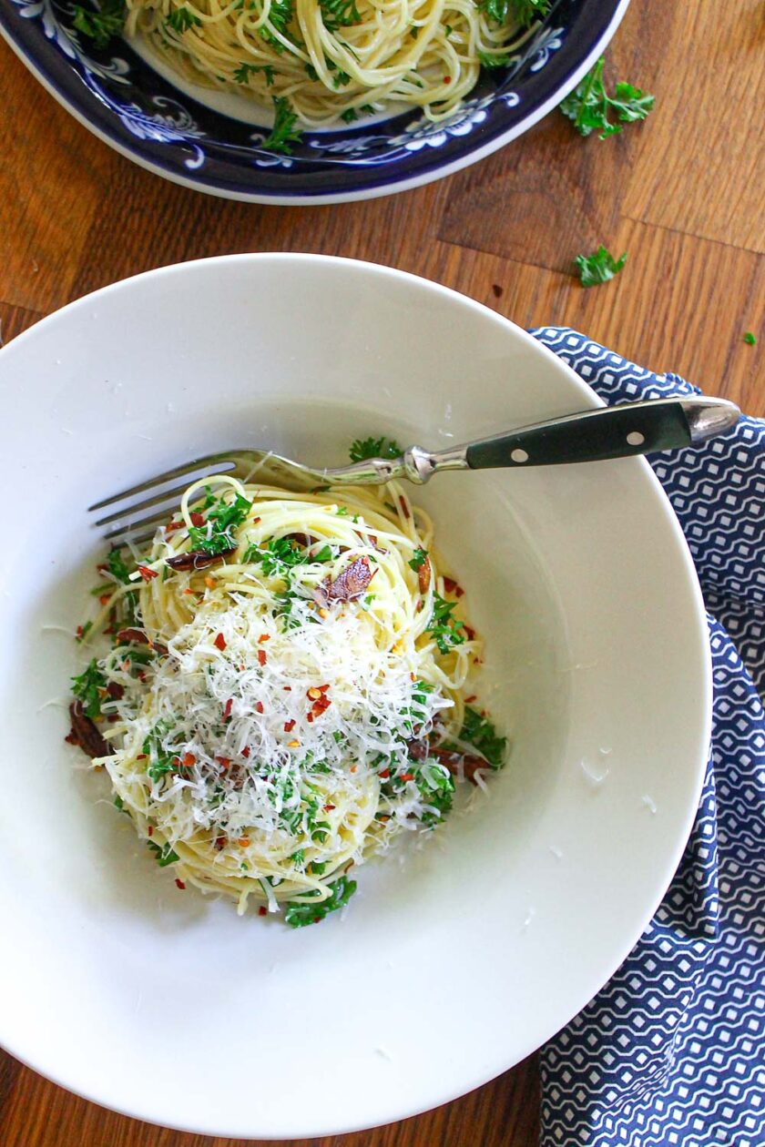 Capellini aglio, olio e peperoncino, ready to be eaten.