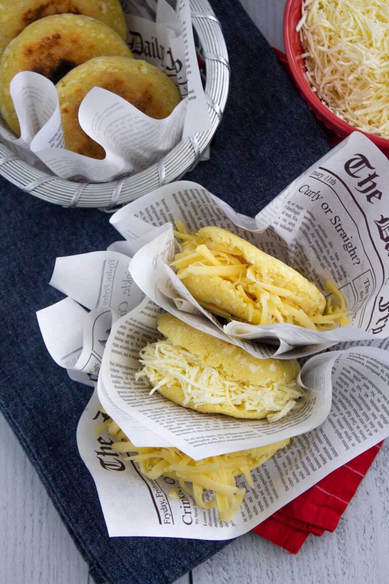 Enriched arepas stuffed with cheese.