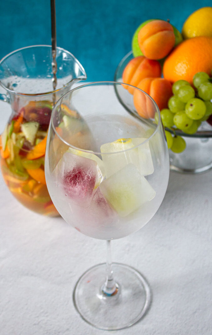 white wine sangria by enrilemoine 13