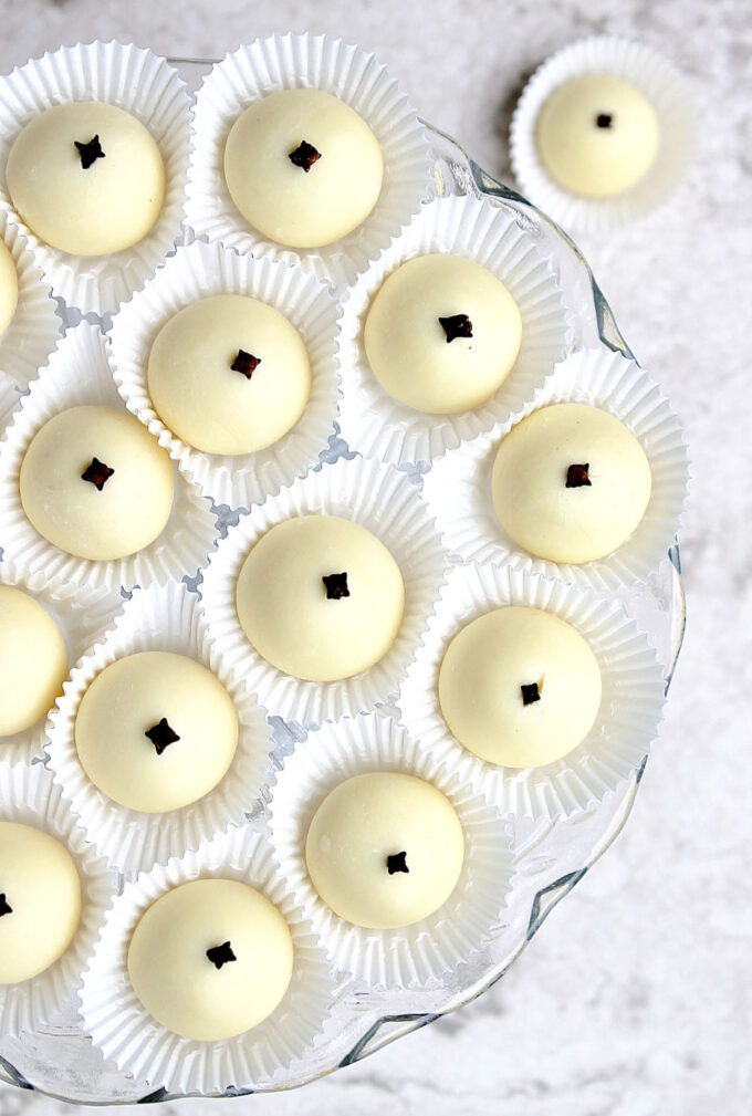 Venezuelan milk truffles, aka papitas de leche, by enrilemoine.