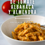 pesto de tomate albahaca y almendra, una receta fácil de pesto alla trapanese siciliano.