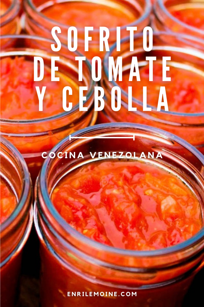 Cómo hacer sofrito venezolano de tomate y cebolla.