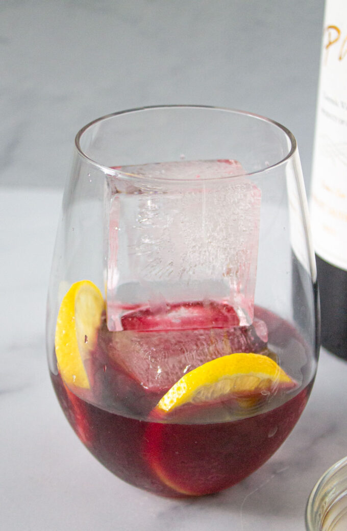 Spanish Summer Red Wine, in the making, by enrilemoine.