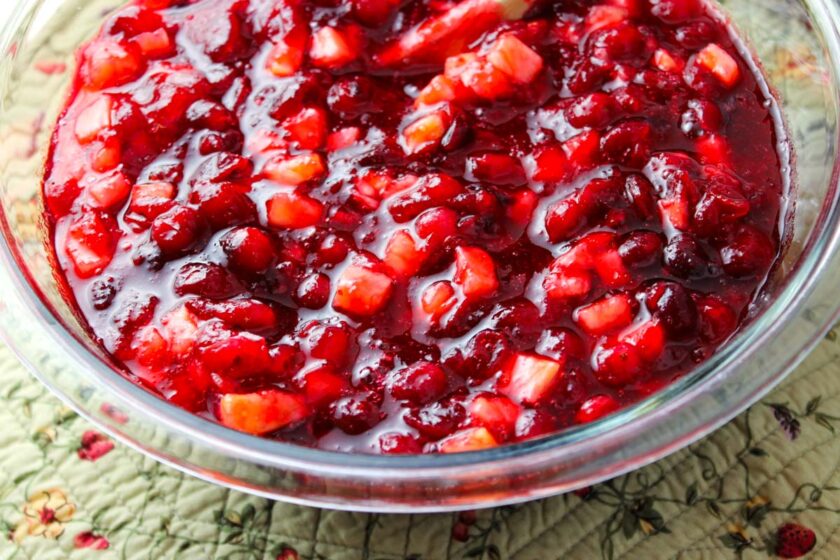Salsa de arándanos en un bol