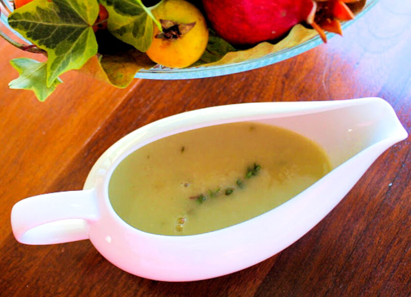 A gravy boat with turkey gravy, by enrilemoine.