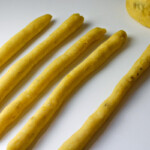 Rollitos de masa de plátano para hacer mandocas.