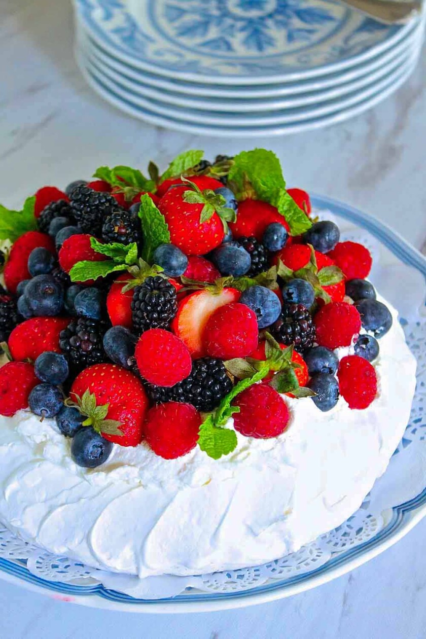 pavlova de frutas del bosque,receta de pavlova de frutos rojos,receta de pavlova de frutas del bosque,receta infalible de pavlova de frutos rojos,receta infalible de pavlova de frutos del bosque,cómo hacer pavlova
