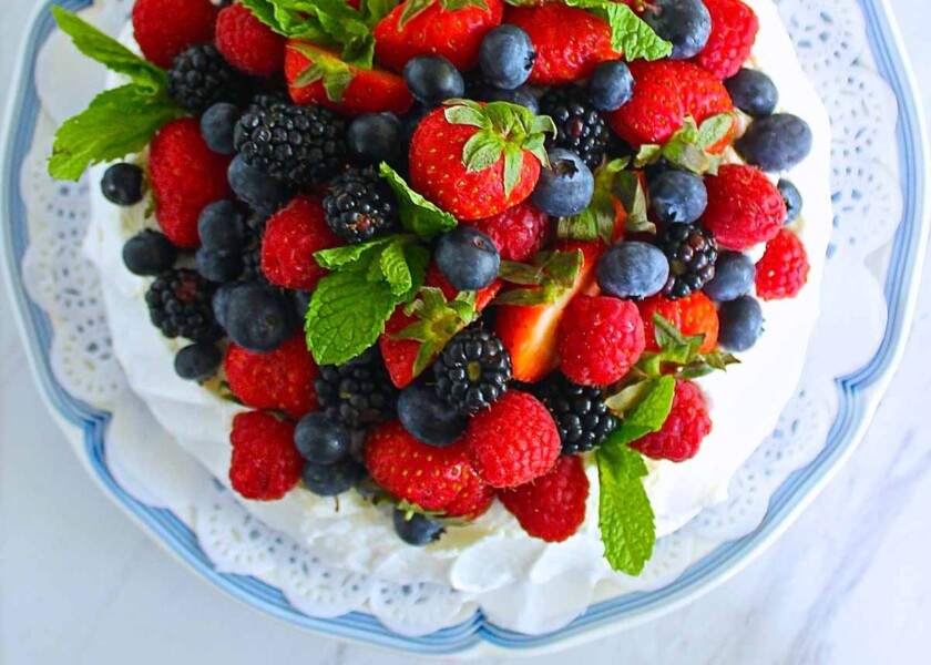 pavlova de frutas del bosque,receta de pavlova de frutos rojos,receta de pavlova de frutas del bosque,receta infalible de pavlova de frutos rojos,receta infalible de pavlova de frutos del bosque,cómo hacer pavlova