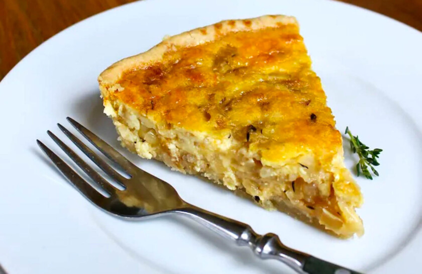 quiche de cebollas vidalia,quiche de cebollas caramelizadas,receta de quiche de cebollas vidalia con tomillo,receta de quiche de cebolla,quiche de cebollas vidalia caramelizadas con tomillo,cómo hacer quiche de cebollas caramelizadas