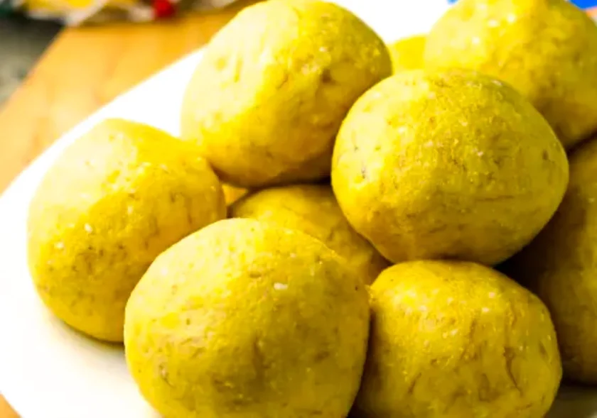 bolitas de masa para hacer arepas de plåtano